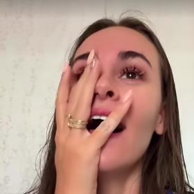 Andrea si koupila dům. Stále tomu nemůže uvěřit. 