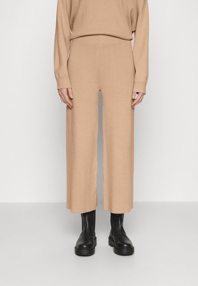 Jak je nosit? Třeba takto. (Soft Rebels)