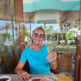 Ochutnala místní specialitky