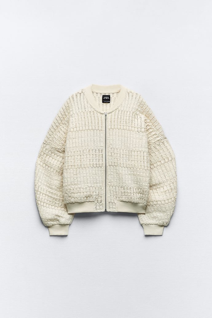 Strukturovaný bomber, Zara, 1 199 Kč.