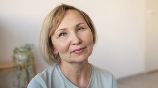 Jaroslava (63): Sousedka pořád nadávala, jak je chudá. Pak jsem zjistila, že si tajně zrekonstruovala byt