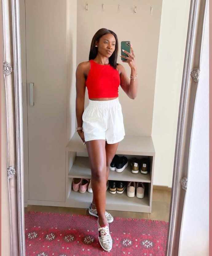 Joy Rank má dlouhé štíhlé nohy a v minulosti si také přivydělávala modelingem.