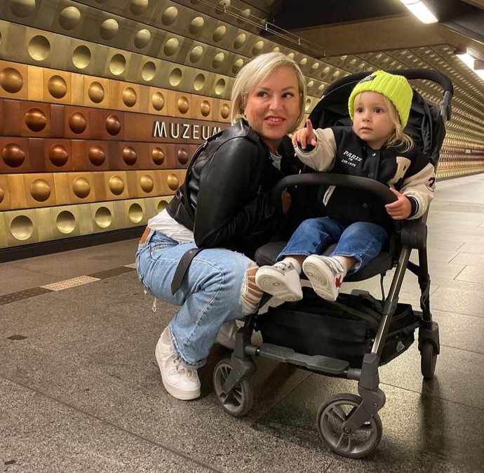 Martina Pártlová se svou dcerou Stellou. Čert se k ní prý nesmí přiblížit. 