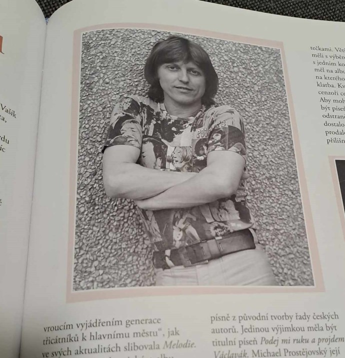 Václav Neckář je interpretem písní jako Chrám svatého Víta, Čaroděj dobroděj, Mýdlový princ nebo Lékořice.