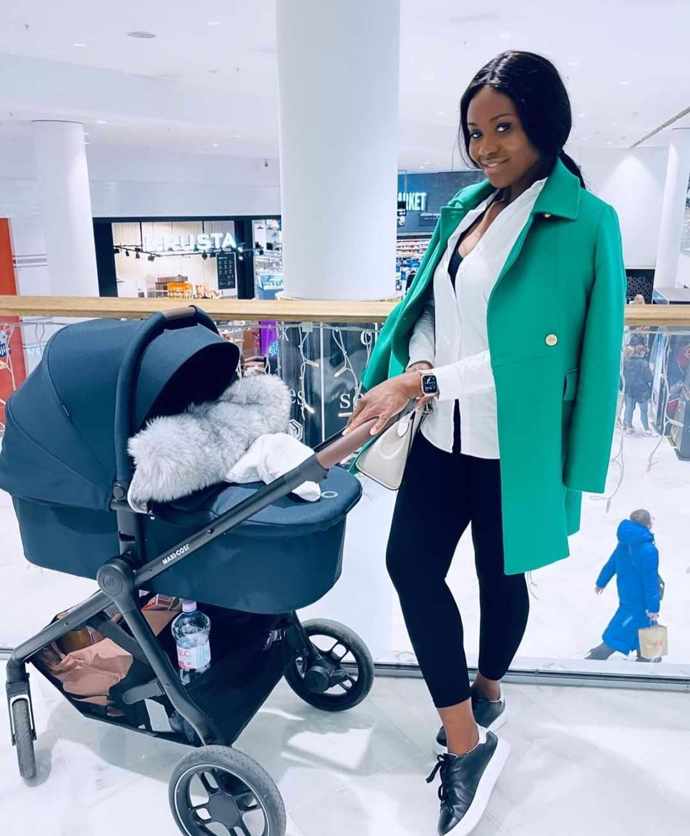 Joy Rank se živí jako kadeřnice.