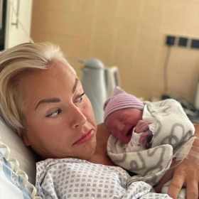 Zpěvačka Martina Pártlová přivedla na svět dceru Stellu v červnu roku 2021.