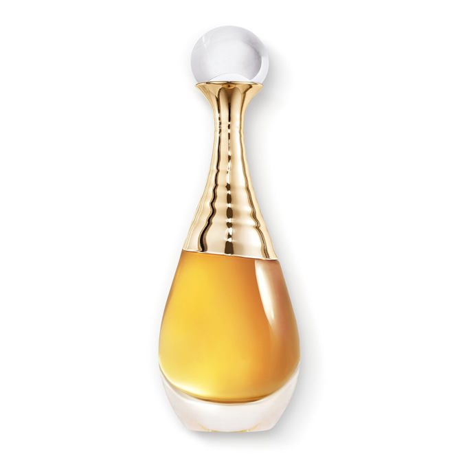 Dior J´adore l´Or v sobě snoubí nejen jasmín, který je pro originální vůni typický, ale parfumér značky Francis Kurkdjian přimíchal tóny pomerančového květu a absolue z růže stolisté. Dior J´adore l´Or, 100 ml, 4 390 Kč, Sephora