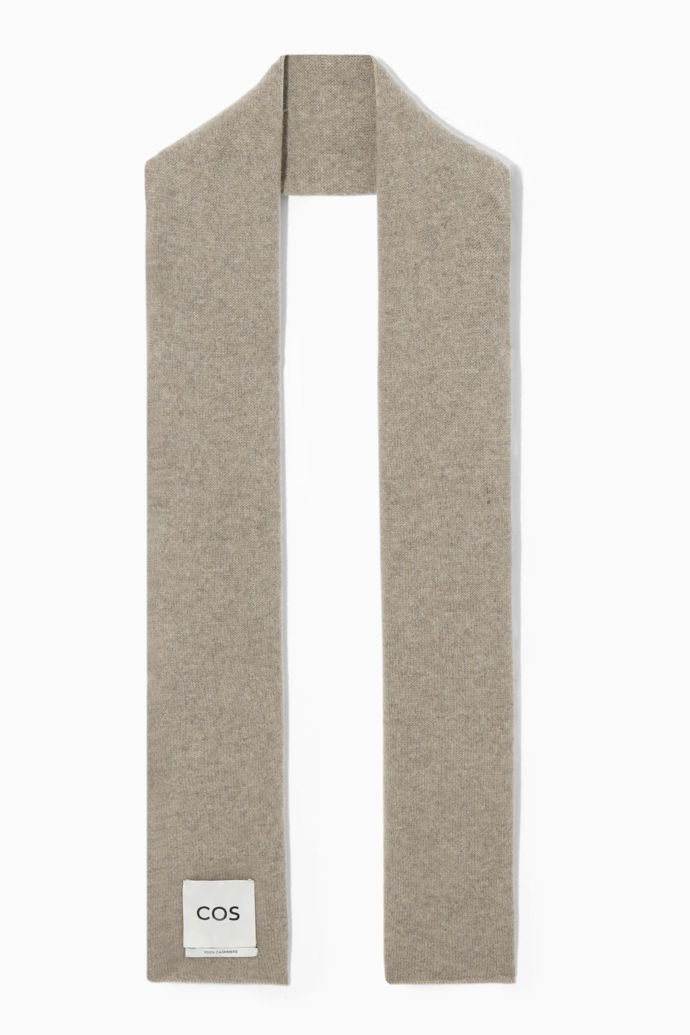 Hladká šála COS, 2 490 Kč