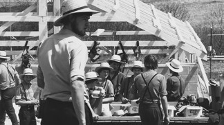 Amišský "borec" Eli Weaver nenáviděl svou manželku tak, že ji nechal zabít svou milenkou. Našlo ji jejich dítě