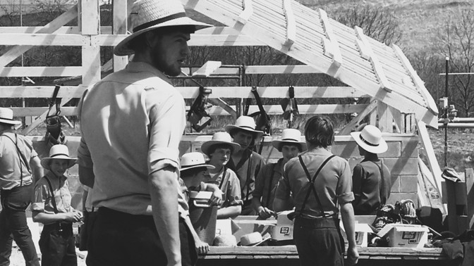 Amišský "borec" Eli Weaver nenáviděl svou manželku tak, že ji nechal zabít svou milenkou. Našlo ji jejich dítě