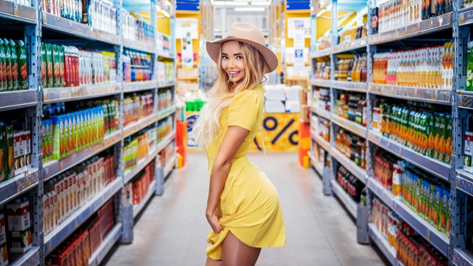 Které obchody jsou otevřené 28. října 2023: V sobotu nakoupíte jen někde, v malých obchodech, na letištích a nádražích