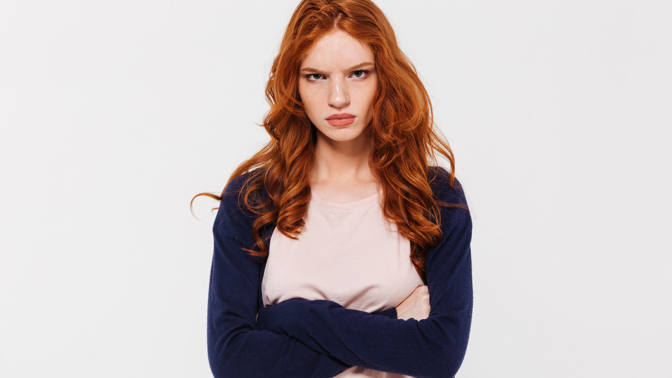 hněv
rozčarování
naštvaná mladá holka