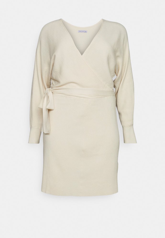 Anna Field, 1 140 Kč