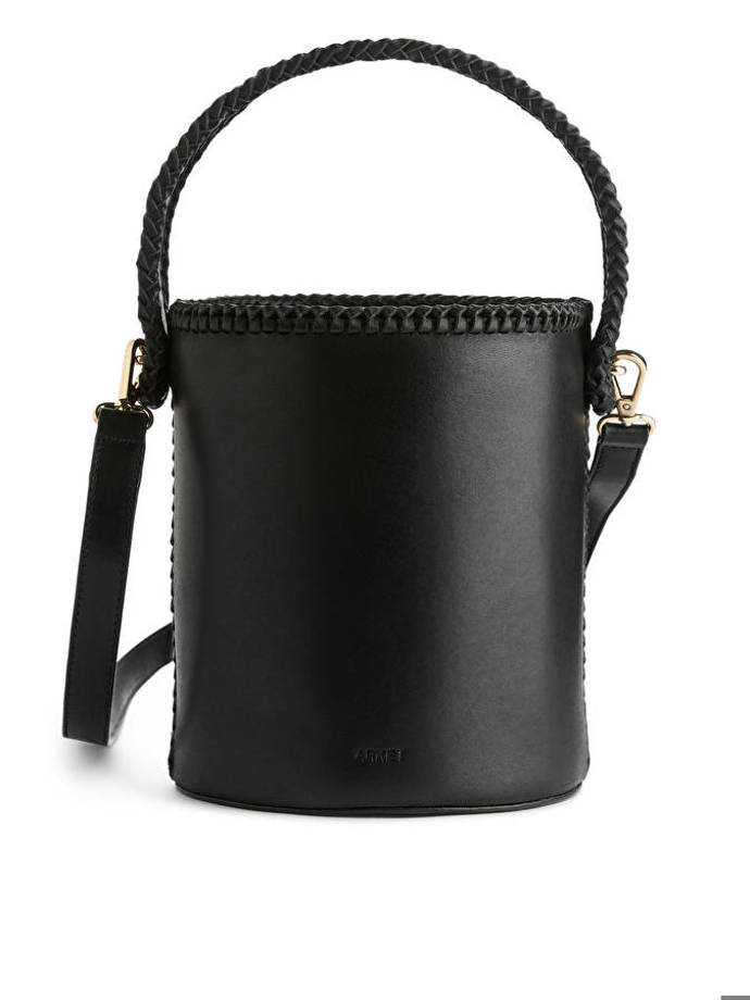 Pouzdrová kabelka z kůže, Arket, 3 725 Kč