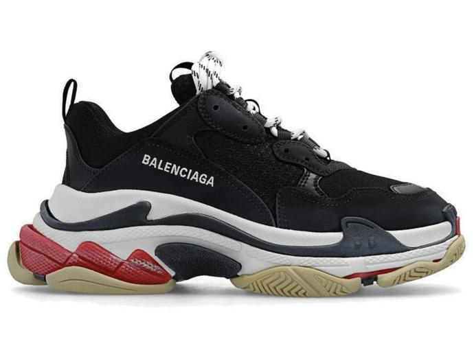 Legendární model Riple S v provedení multicolor. (Balenciaga, 20 690 Kč)