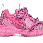 Model 3XL Trainers svým vzhledem evokuje pocit, že už je několik sezon úspěšně nosíte. (24 620 Kč)