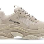 Ikonický model Triple S v decentním barevném provedení. (21 390 Kč)