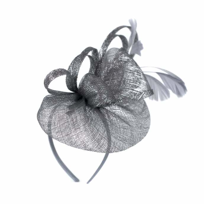 Stříbřitý model s praktickou čelenkou najdete na Bezvasport za 849 Kč.