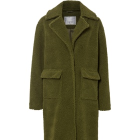 Podzim nabízí variantu vrstvit je s heboučkými a hřejivými plášti. (Bonprix, 1 799 Kč)