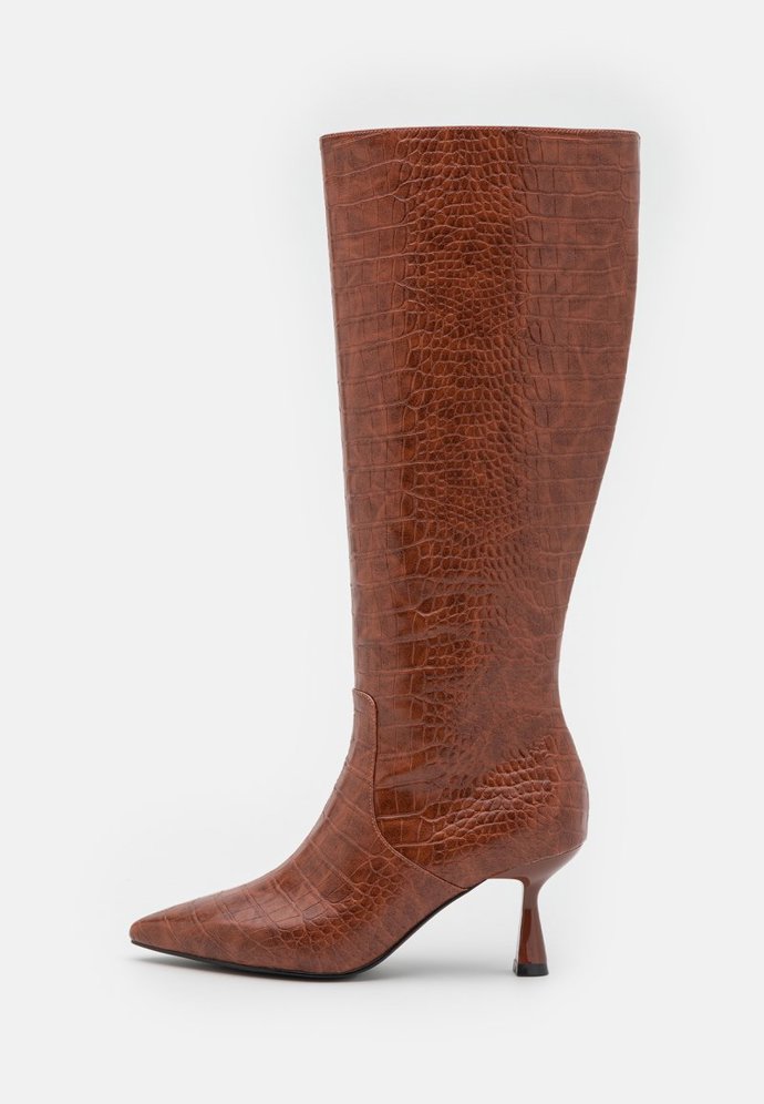 Kozačky z imitace hadí kůže, Bullboxer, 1 900 Kč