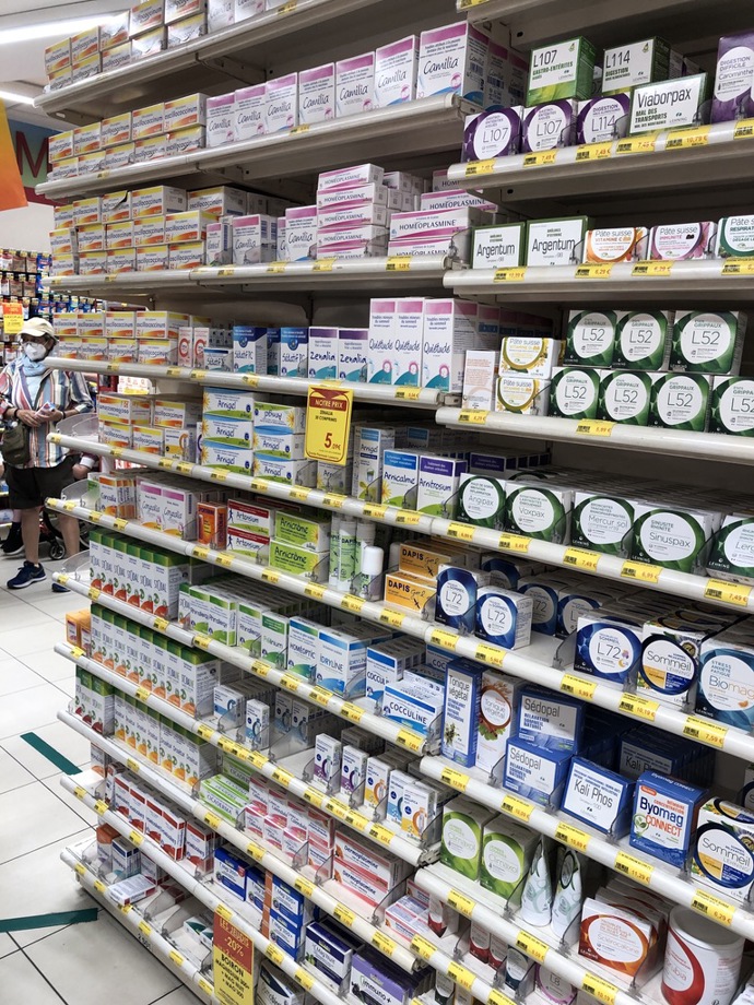 Na běžné zdravotní neduhy ve Francii využívají homeopatii,  má zde dlouholetou tradici.