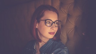 Jana (37): Matčiny jedovaté poznámky mi zničily sebevědomí. Bojím se jít na rande