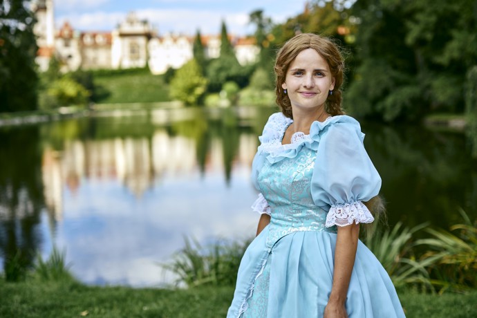 V pohádce Dvě Mařenky si obě hlavní hrdinky zahrála Monika Goldefusová.