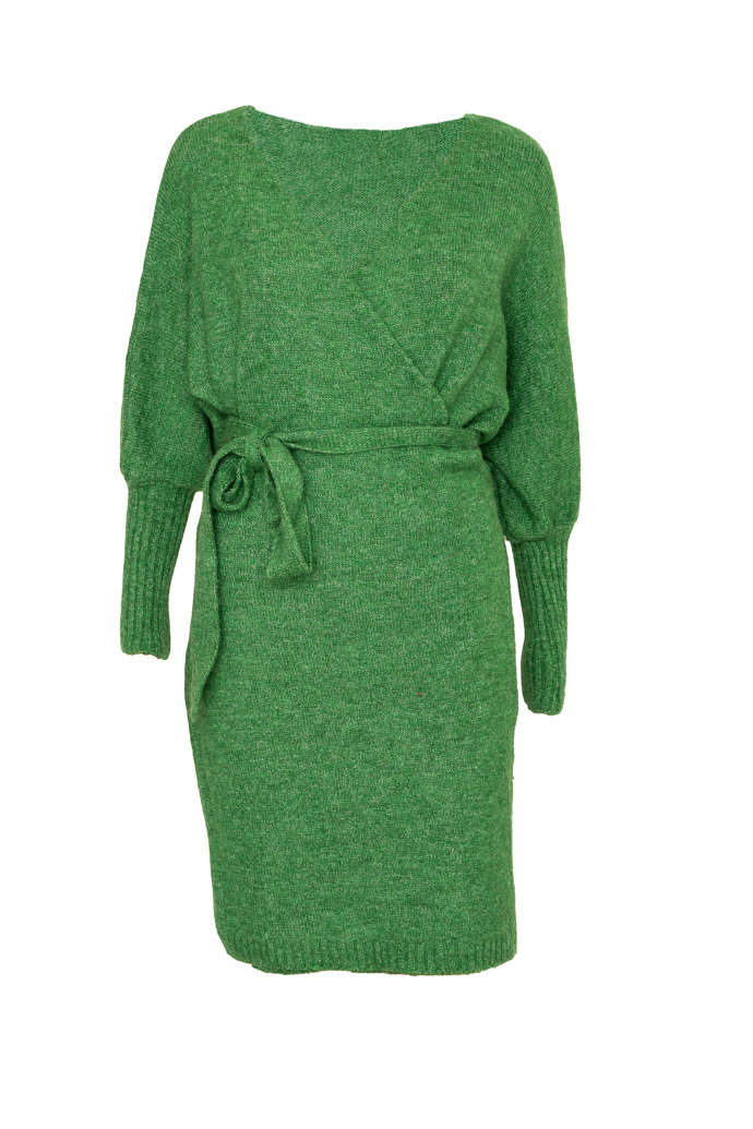 Úpletové šaty v plus size velikostech. (Eloise, 2 076 Kč)