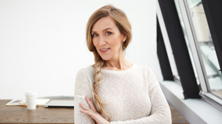 Aneta (55): Myslela jsem, že se sousedem budeme mluvit jen přes balkon. Pak se ale u mých dveří objevil s kyticí růží