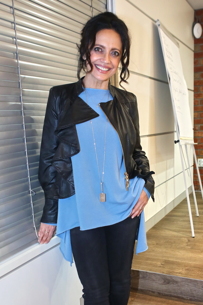 Velkou fanynkou kožených bund je také rockerka Lucie Bílá. Bundu kombinuje s černou, ale i s výraznými barvami.