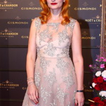 Herečka a influencerka Iva Pazderková radí svým fanouškům na YouTube, jak se slušivě nalíčit na rande i na běžné denní pochůzky.