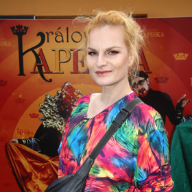 Iva Pazderková má dny, kdy se líčí velmi minimalisticky.