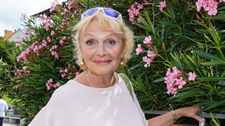 Triky Reginy Rázlové na krásnou pleť po sedmdesátce: Obličej si myju obyčejným mýdlem a pak ho vydřu froté ručníkem