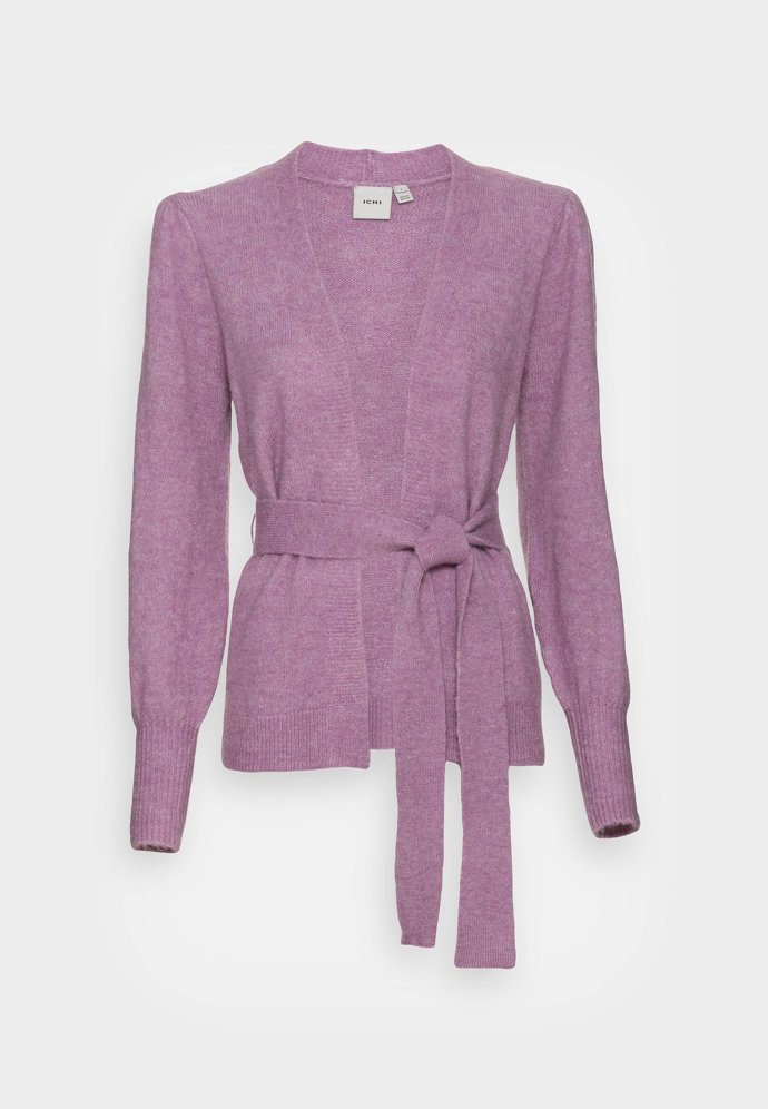 Zavinovací optika svetříkům pro vrstvení ve venkovském duchu svědčí. (Ichi, 1 320 Kč)