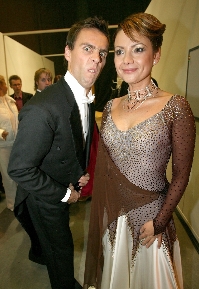 Roman Vojtek si ani v zákulisí neodpustil opičky. 