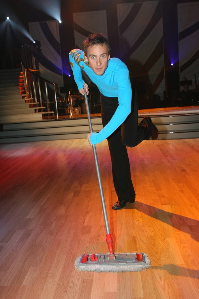 Vítěz Roman Vojtek po sobě v závěru nezapomněl uklidit. 