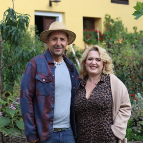 Tomáš Krejčíř pozval štáb talk show Na kafeečko na svůj statek.