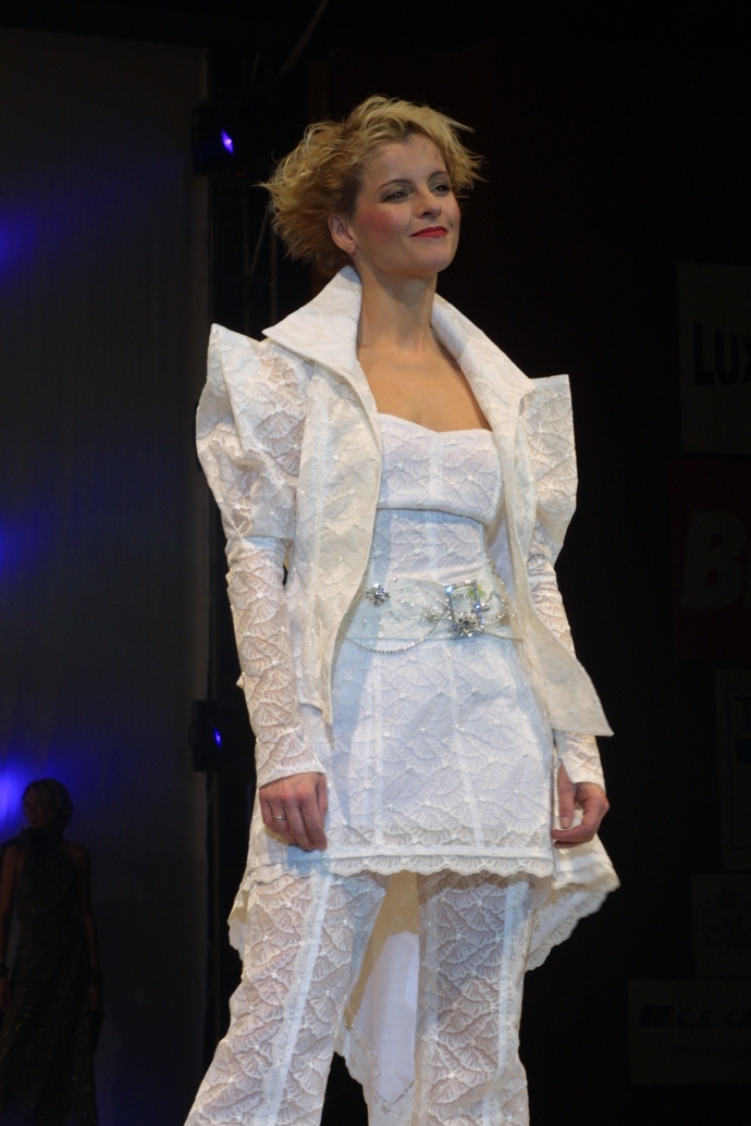 Křehká blondýnka Iveta Bartošová je skutečnou legendou, která vyhasla předčasně.