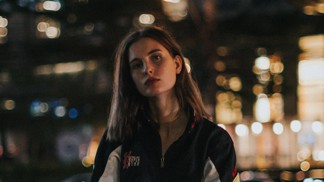 Kristýna (24): Nemám dost peněz na podnájem, tak jsem si našla spolubydlící. Obávám se, že po mně jede