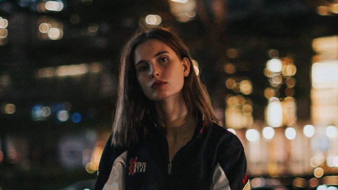 Opravdové příběhy čtenářek: Nemám dost peněz na podnájem, tak jsem si našla spolubydlící. Obávám se, že po mně jede