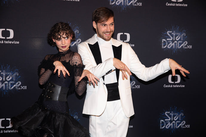 Darija Pavlovičová a Dominik Vodička zatancovali cha chu na píseň Bloody Mary ze seriálu Wednesday.
