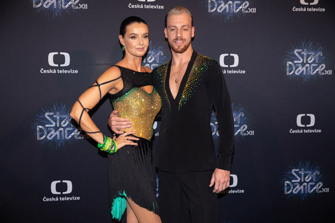 Iva Kubelková si ještě před začátkem zkoušení přivodila úraz ramene a jak přiznala během přímého přenosu, trápí ji věk.