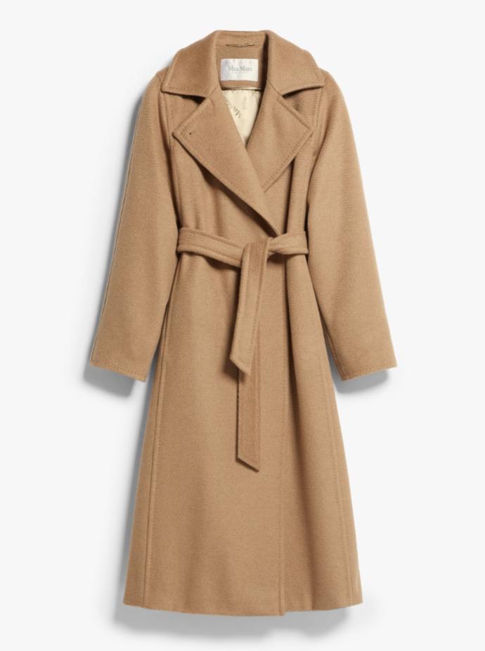 Model Manuela, Max Mara, 54 300 Kč.