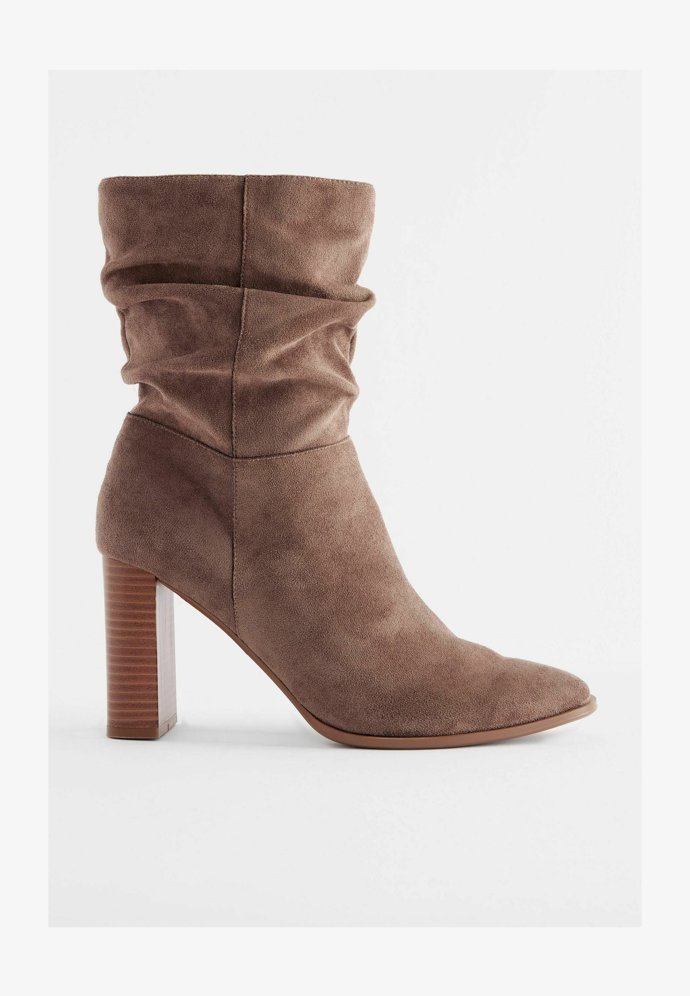 Kozačky, Next, 2 420 Kč