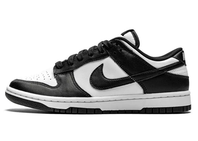 Tenisky Nike Dunk Low White Black Panda, 3 900 Kč