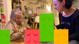 Oslavte den hraní. S kým jiným než s dětmi a hrou s kostkami LEGO®!