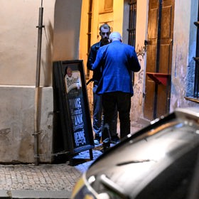 Můžeme jen hádat, co asi přítel Kubelkové jejímu tanečnímu partnerovi vysvětloval.