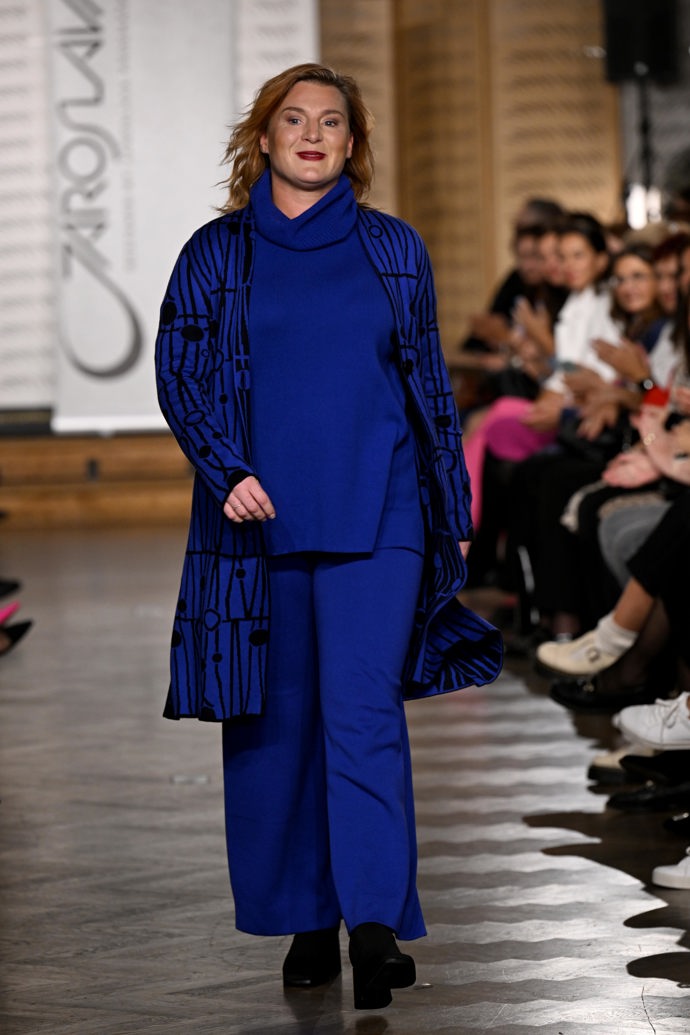 Lenka Krobotová v roli modelky.