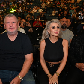 Lela seděla vedle Karlosova kamaráda Ivo Rittiga.