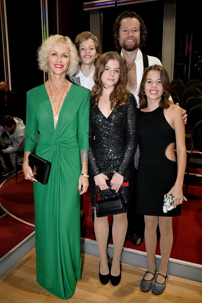 Richarda Krajča přišla podpořit manželka Karin Babinská a tři děti - Berenika, Richard a Jasmína.